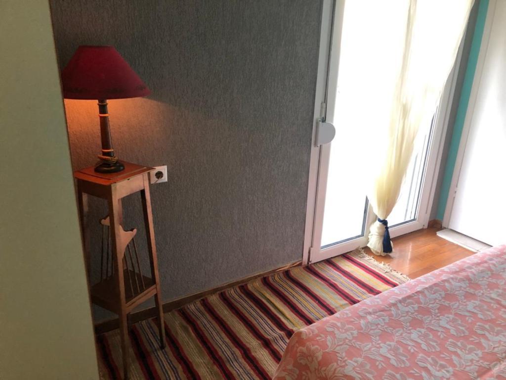 Vintage With Port View Apartment
