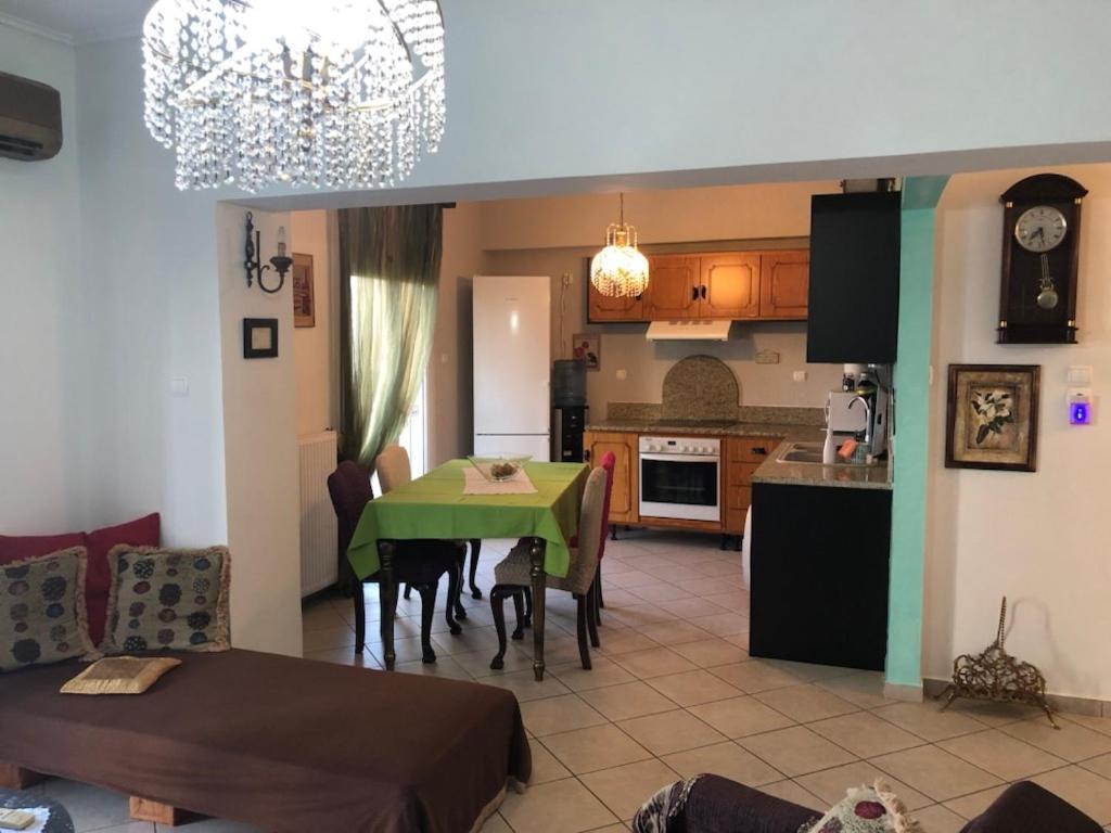 Vintage With Port View Apartment *